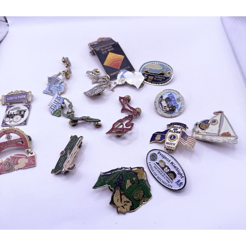 LIONS Club of Michigan Area Vest Lapel Pins Lot of 15 Some Vintage - Picture 9 of 9